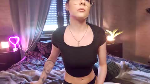 Snapshot of carmen_monroe chatting on October 27, 7:45 am Luci online show from October 27, 7:45 am