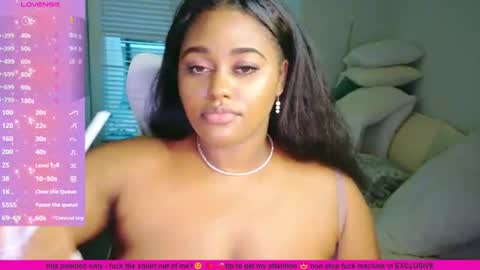 Snapshot of carmencash_ chatting on July 7, 12:46 am Carmen Cash online show from July 7, 12:46 am