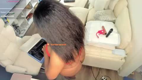 Snapshot of carmencash_ chatting on July 7, 3:49 pm Carmen Cash online show from July 7, 3:49 pm