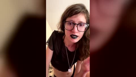 Snapshot of carmenrose1234 chatting on March 29, 4:07 pm carmenrose1234 online show from March 29, 4:07 pm