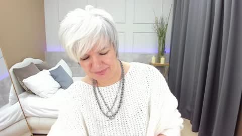 Snapshot of carmensoft chatting on December 9, 6:12 am Carmen online show from December 9, 6:12 am