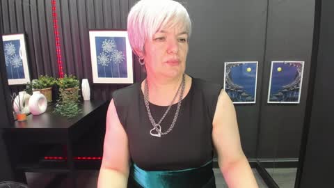 Snapshot of carmensoft chatting on January 4, 5:48 am Carmen online show from January 4, 5:48 am