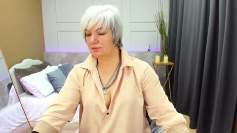 Snapshot of carmensoft chatting on February 2, 3:43 am Carmen online show from February 2, 3:43 am