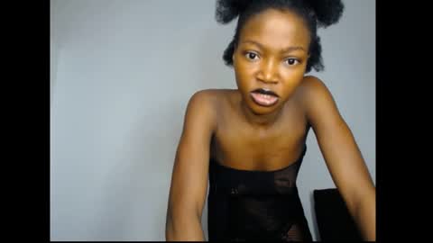 caroline online show from June 24, 4:00 am