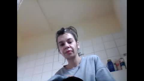 Snapshot of caroisback chatting on November 11, 11:43 am caroisback online show from November 11, 11:43 am