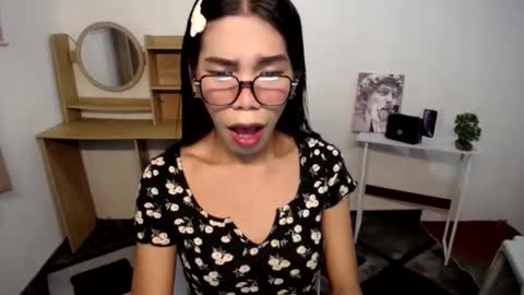 Snapshot of carol_linaxxx chatting on December 12, 3:43 am Carolina online show from December 12, 3:43 am