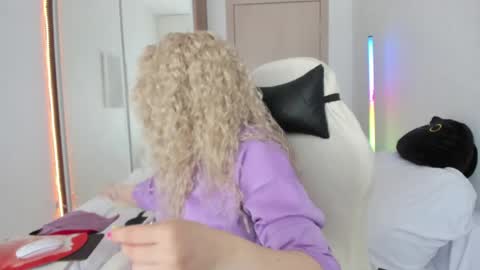 carol_may_ online show from May 26, 8:10 am