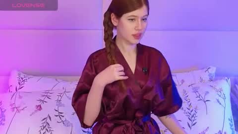 carolainemyers online show from December 4, 5:43 pm