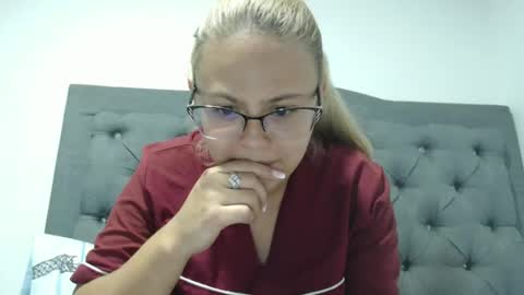 Snapshot of carolay02 chatting on November 7, 2:22 am carolay02 online show from November 7, 2:22 am