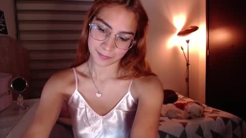 Carolayn online show from December 5, 3:59 am