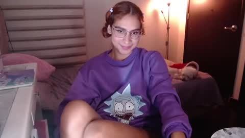 Carolayn online show from December 10, 11:51 pm