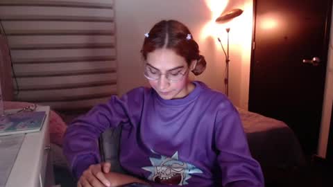 Carolayn online show from December 11, 2:52 am