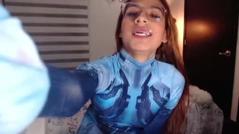 Carolayn online show from December 24, 2:21 am