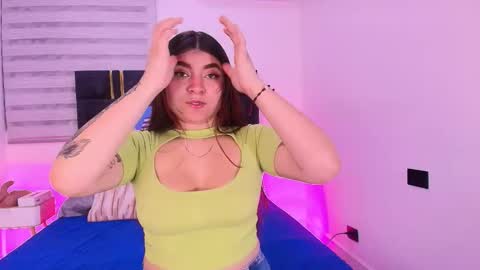 Snapshot of carolayrosse chatting on February 26, 3:05 am carola online show from February 26, 3:05 am