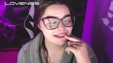 Snapshot of carolina_lee12 chatting on July 5, 4:19 am carolina online show from July 5, 4:19 am