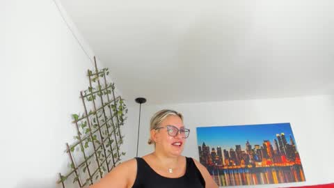 Carolina online show from October 19, 3:01 pm