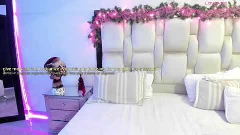 caroline online show from December 7, 12:08 am