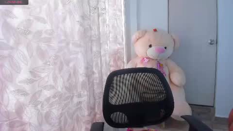 Snapshot of carolinalovehot chatting on June 27, 3:39 pm Carolina online show from June 27, 3:39 pm