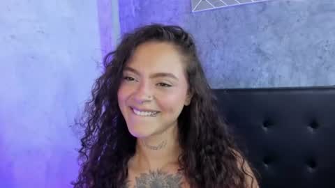 Snapshot of caroline_clark420 chatting on July 22, 6:54 pm Caroline Clark online show from July 22, 6:54 pm