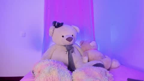 Snapshot of caroline_cute7 chatting on February 3, 6:22 am caroline 3 online show from February 3, 6:22 am