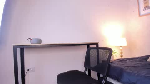  Caroline  online show from January 17, 11:37 am