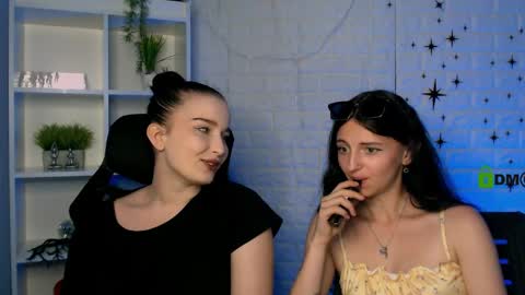 Caroline online show from May 25, 12:22 pm