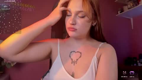 Snapshot of caroline_kiparis chatting on April 30, 8:57 pm Caro online show from April 30, 8:57 pm