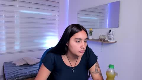 caroline_rodriguez_9 online show from February 10, 7:07 pm