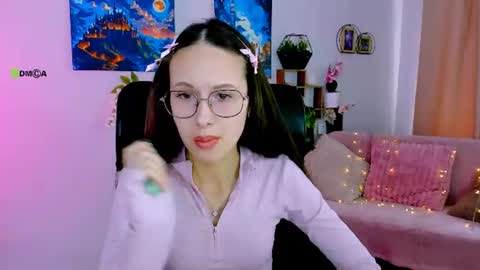 Snapshot of caroline_rosee_ chatting on July 16, 8:42 am Caroline online show from July 16, 8:42 am