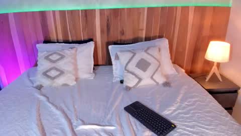 Snapshot of carolineejoness chatting on September 29, 7:40 pm Caroline online show from September 29, 7:40 pm