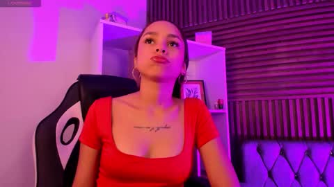 Snapshot of carolinefyre chatting on February 12, 2:01 pm Caroline online show from February 12, 2:01 pm