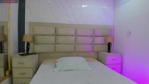 Caroline online show from April 2, 12:36 pm