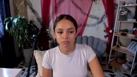 Caroline online show from May 31, 3:19 pm