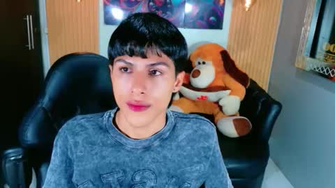 Snapshot of carolinejesh chatting on January 11, 8:14 pm carolinejesh online show from January 11, 8:14 pm