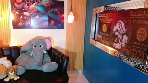 carolinejesh online show from May 30, 3:42 pm
