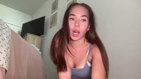 Snapshot of carolineoxox chatting on July 1, 8:19 pm Caroline online show from July 1, 8:19 pm
