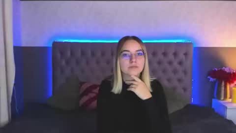 Snapshot of carollflexx chatting on November 6, 6:58 am CarollFlexx online show from November 6, 6:58 am