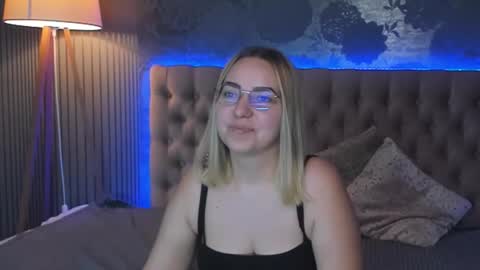 Snapshot of carollflexx chatting on November 12, 6:58 am CarollFlexx online show from November 12, 6:58 am