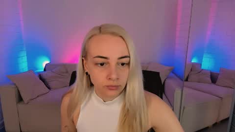 Snapshot of carolmoor chatting on March 23, 9:02 am Carol online show from March 23, 9:02 am