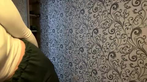 Snapshot of carolynshadburn chatting on November 11, 2:06 pm Karalina online show from November 11, 2:06 pm