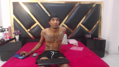 caro y andy online show from December 5, 11:41 am