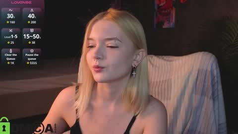 Snapshot of carrie_foster chatting on March 2, 12:56 pm Carrie foster online show from March 2, 12:56 pm