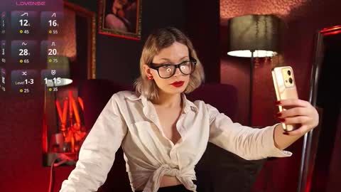 Snapshot of carrie_in_the_city chatting on February 28, 8:43 pm Carrie online show from February 28, 8:43 pm