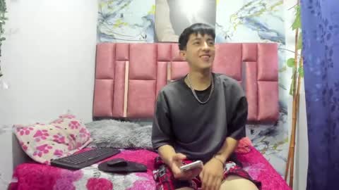 Snapshot of cartyxx chatting on April 22, 12:28 pm cartyxx online show from April 22, 12:28 pm