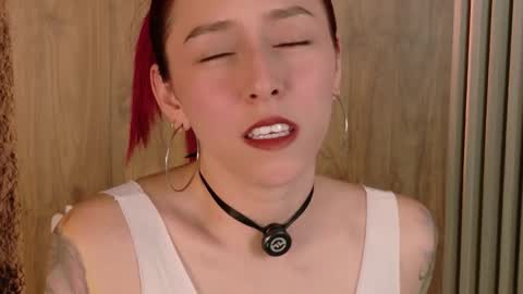 Snapshot of casandra_busting chatting on April 28, 7:19 pm Casandra online show from April 28, 7:19 pm
