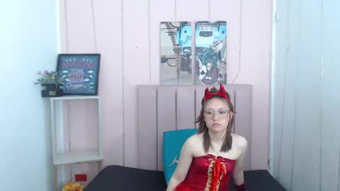 Snapshot of casandraroberthrs707 chatting on February 21, 8:10 pm casandraroberthrs707 online show from February 21, 8:10 pm