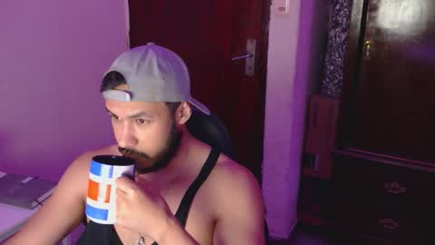 Snapshot of casas_oom chatting on March 15, 3:34 am online show from March 15, 3:34 am