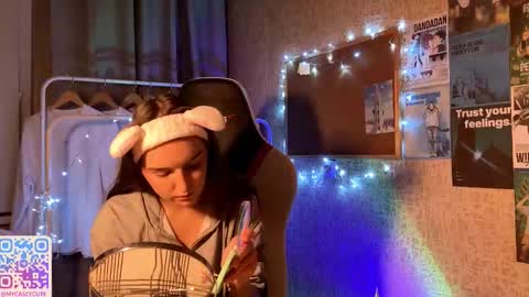 caseydoesntknow online show from October 21, 11:27 pm