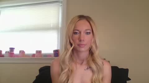Snapshot of caseygirl6879 chatting on June 18, 4:44 pm Casey Lakes online show from June 18, 4:44 pm