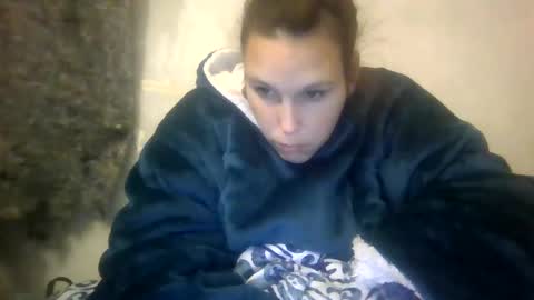 Cash Couple online show from December 3, 1:19 am